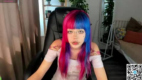 Snapshot of mika_vatashi chatting on 5, 6, 2026 Mika online show from 5, 6, 2026