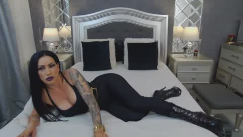 Mikaela online show from 23, 7, 2026