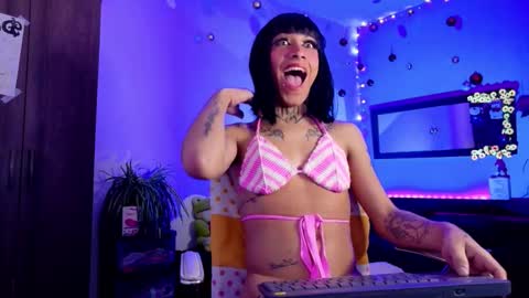 Snapshot of mikaelarangel chatting on 4, 12, 2025 mikaelarangel online show from 4, 12, 2025