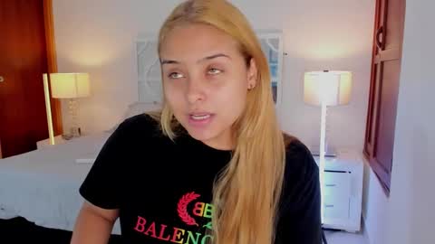 Mikaela blondie bigass online show from 16, 2, 2026