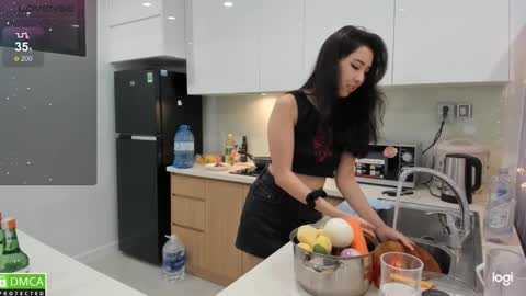 Miko now i live in Vietnam online show from 18, 2, 2025