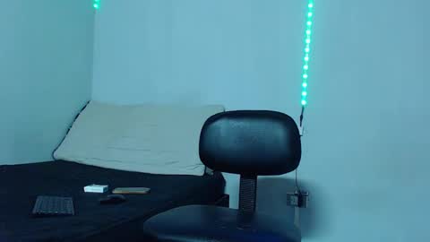 Snapshot of mike777jr chatting on 17, 2, 2025 Mike IMDEPENDIENT MODEL online show from 17, 2, 2025