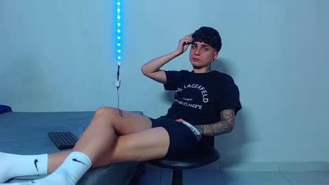 Snapshot of mike777jr chatting on 2, 11, 2025 Mike IMDEPENDIENT MODEL online show from 2, 11, 2025