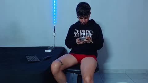 Snapshot of mike777jr chatting on 14, 11, 2025 Mike IMDEPENDIENT MODEL online show from 14, 11, 2025