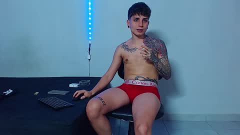 Snapshot of mike777jr chatting on 15, 11, 2025 Mike IMDEPENDIENT MODEL online show from 15, 11, 2025