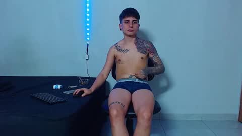 Snapshot of mike777jr chatting on 23, 11, 2025 Mike IMDEPENDIENT MODEL online show from 23, 11, 2025