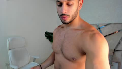 Snapshot of mike_belle chatting on 10, 12, 2024 Mike Belle online show from 10, 12, 2024