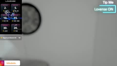 Snapshot of mike_belle chatting on 16, 11, 2025 Mike Belle online show from 16, 11, 2025