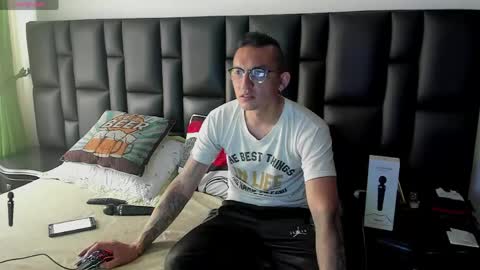 Mike Bennet Make me Cum Please online show from 7, 6, 2026