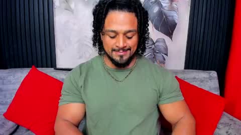 Snapshot of mike_estevess chatting on 30, 4, 2026 online show from 30, 4, 2026