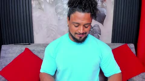 Snapshot of mike_estevess chatting on 1, 5, 2026 online show from 1, 5, 2026