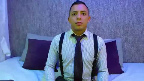 Snapshot of mike_fetiche chatting on 28, 10, 2025 mike_fetiche online show from 28, 10, 2025