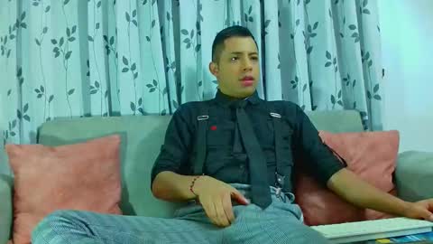 Snapshot of mike_fetiche chatting on 20, 11, 2025 mike_fetiche online show from 20, 11, 2025