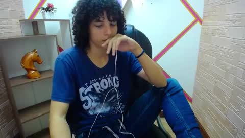 Snapshot of mike_miiller_ chatting on 29, 10, 2025 I AM KURTT online show from 29, 10, 2025