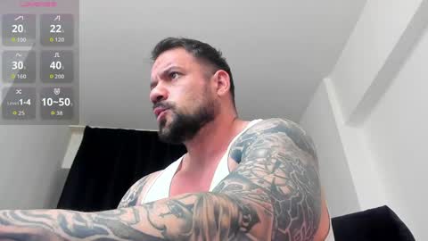 Snapshot of mikebigboy31 chatting on 18, 5, 2026 Mike online show from 18, 5, 2026