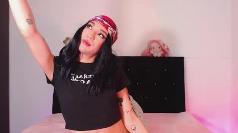 Snapshot of mikee_g chatting on 20, 10, 2025 ZARA BLARE online show from 20, 10, 2025