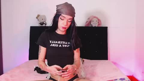 Snapshot of mikee_g chatting on 20, 10, 2025 ZARA BLARE online show from 20, 10, 2025