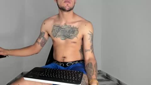 mikee_scooth online show from 1, 3, 2026