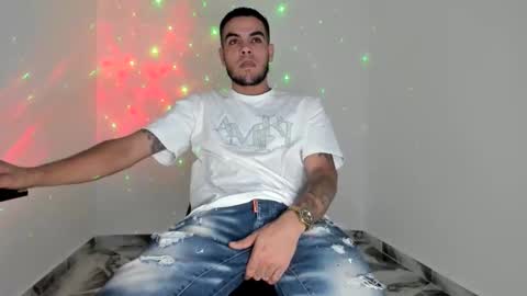 mikee_scooth online show from 12, 4, 2026