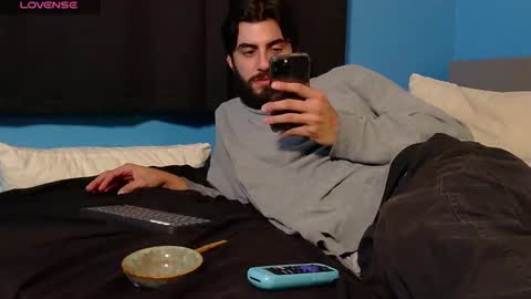 Snapshot of mikehawk1589 chatting on 23, 12, 2024 mikehawk1589 online show from 23, 12, 2024