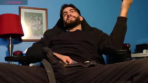 Snapshot of mikehawk1589 chatting on 8, 1, 2025 mikehawk1589 online show from 8, 1, 2025