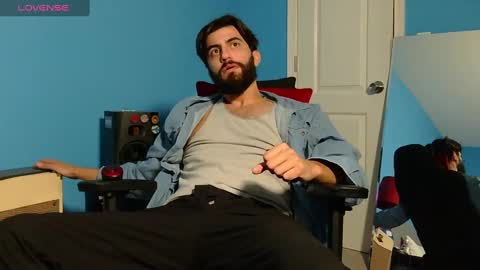 Snapshot of mikehawk1589 chatting on 17, 2, 2025 mikehawk1589 online show from 17, 2, 2025