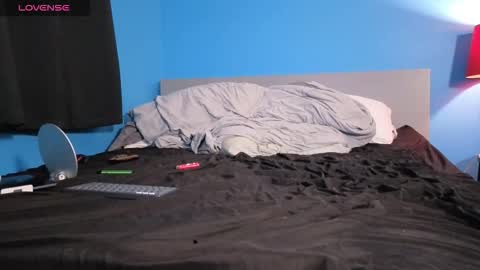 Snapshot of mikehawk1589 chatting on 17, 10, 2025 mikehawk1589 online show from 17, 10, 2025