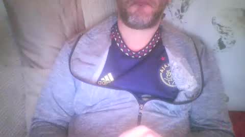 Snapshot of mikehockishuge9 chatting on 6, 1, 2025 mikehockishuge9 online show from 6, 1, 2025