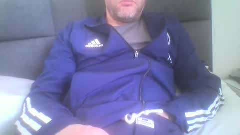 Snapshot of mikehockishuge9 chatting on 2, 3, 2025 mikehockishuge9 online show from 2, 3, 2025