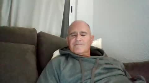 Snapshot of mikereef chatting on 10, 2, 2025 mikereef online show from 10, 2, 2025