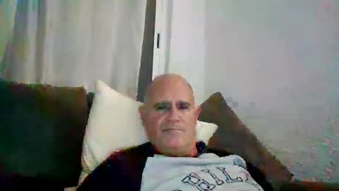 Snapshot of mikereef chatting on 6, 3, 2025 mikereef online show from 6, 3, 2025