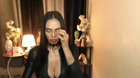 Mistress MikeyAlawi online show from 26, 1, 2025