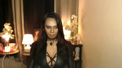 Mistress MikeyAlawi online show from 8, 3, 2025