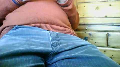 Snapshot of mikeybed chatting on 18, 3, 2026 mikeybed online show from 18, 3, 2026