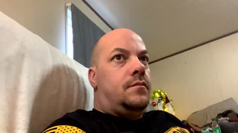 mikeylikesit2222 online show from 8, 12, 2024