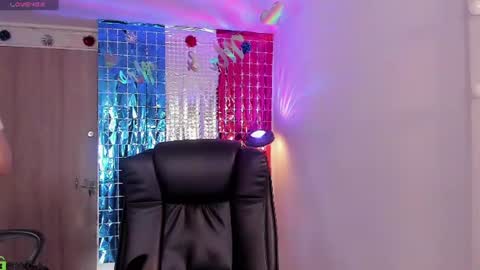 VIOLETAMIKE online show from 31, 7, 2026