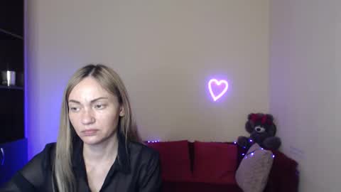 Snapshot of mikkey_mouse8 chatting on 16, 5, 2026 Adalina online show from 16, 5, 2026