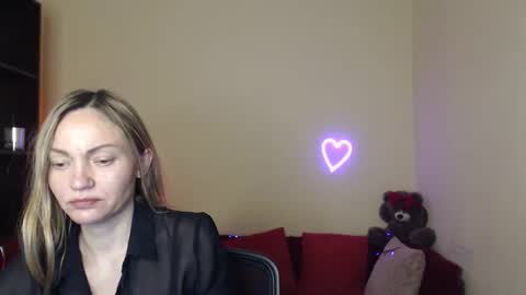 Snapshot of mikkey_mouse8 chatting on 30, 5, 2026 Adalina online show from 30, 5, 2026