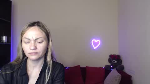 Snapshot of mikkey_mouse8 chatting on 3, 6, 2026 Adalina online show from 3, 6, 2026