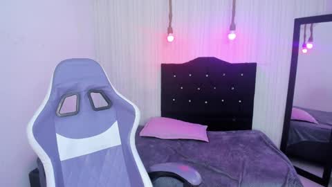   miku katsuragi  online show from 23, 4, 2026