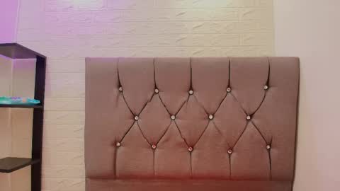   miku katsuragi  online show from 23, 4, 2026