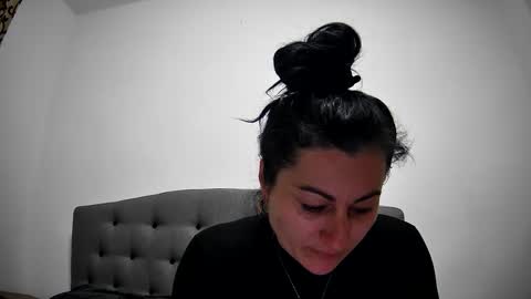 Mikyloveu online show from 4, 2, 2025