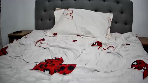 Mikyloveu online show from 14, 2, 2025