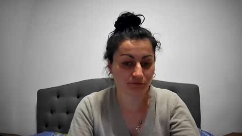 Mikyloveu online show from 26, 2, 2025