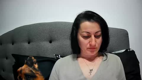 Mikyloveu online show from 12, 3, 2025