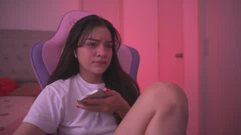 Snapshot of mila_1 chatting on 10, 2, 2025 mila_1 online show from 10, 2, 2025