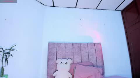 mila_1wood online show from 5, 5, 2026