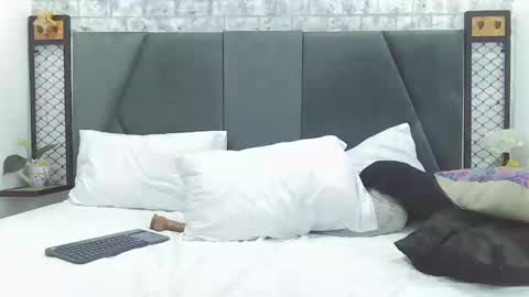 mila_adamss online show from 12, 2, 2025