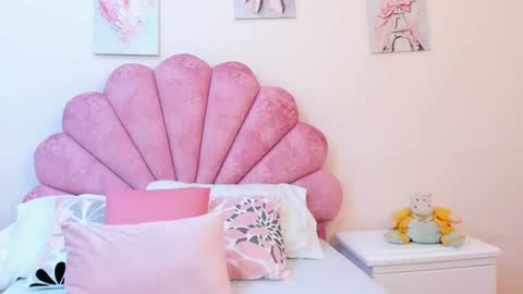 Snapshot of mila_adamss chatting on 18, 6, 2026 mila_adamss online show from 18, 6, 2026
