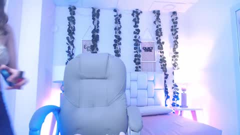 Mila  online show from 30, 12, 2024